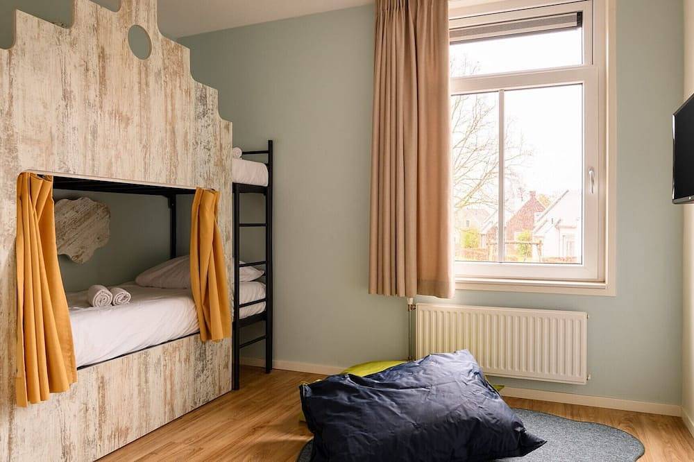 Luxe house with kids facilities - 4 bedrooms / 2 bathrooms in Maastricht, Limburg (Niederlande)