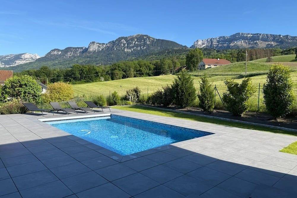 Villa \"Panorama\" with pool and indoor spa in La Roche-sur-Foron, Region Bonneville