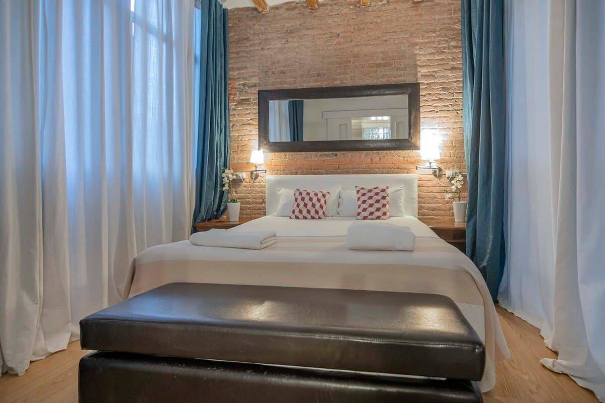 Entire apartment, Exclusive 2 bedroom apartment in the city center! in Barcelona Centre, Barcelona