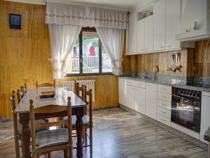 Gîte pour 8 personnes, avec balcon dans Combarro - 3