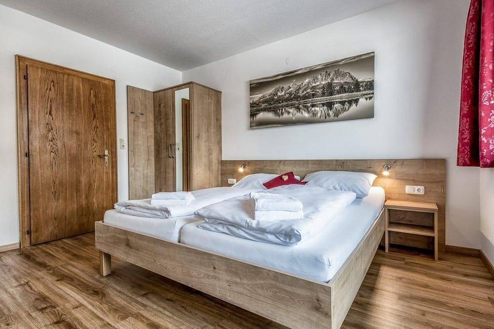 Dreibettzimmer, Dusche, Wc, Balkon - Au Pension in Söll, Kaisergebirge