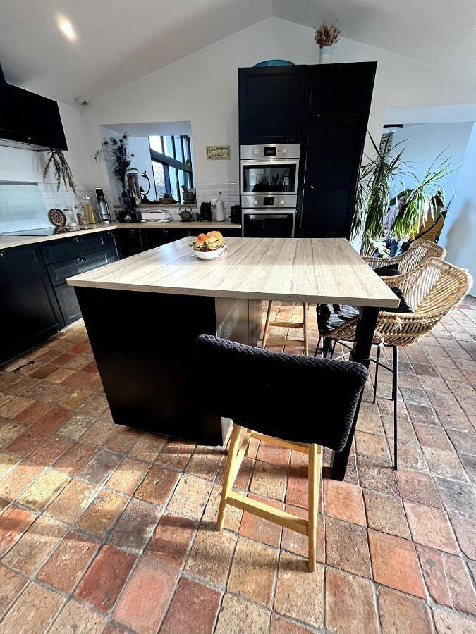 Four-Bedroom House in Divatte-sur-Loire, Région de Nantes