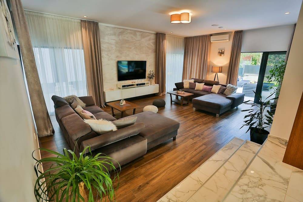 Villa Infinity- luxury residence near Split in Dugopolje, Dalmatinisches Zagora