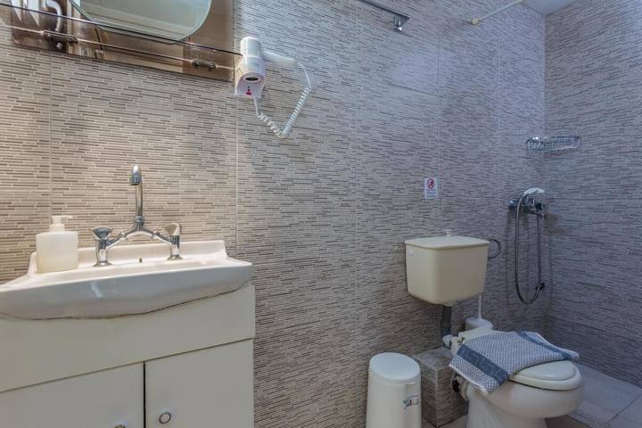 Gîte pour 3 personnes, avec jardin et vue dans Parikiá - 4