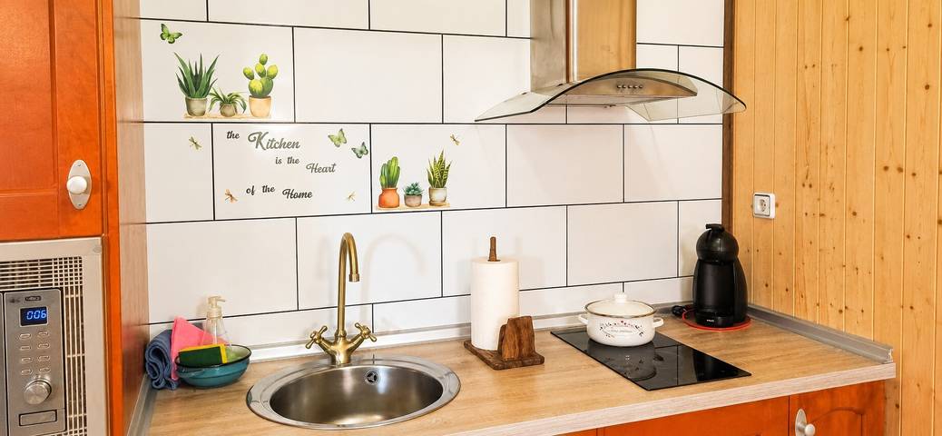 Entire apartment, Apartment 'El Guardaviñas Periquita' with Mountain View, Shared Terrace and Wi-Fi in Ábalos, La Rioja Province