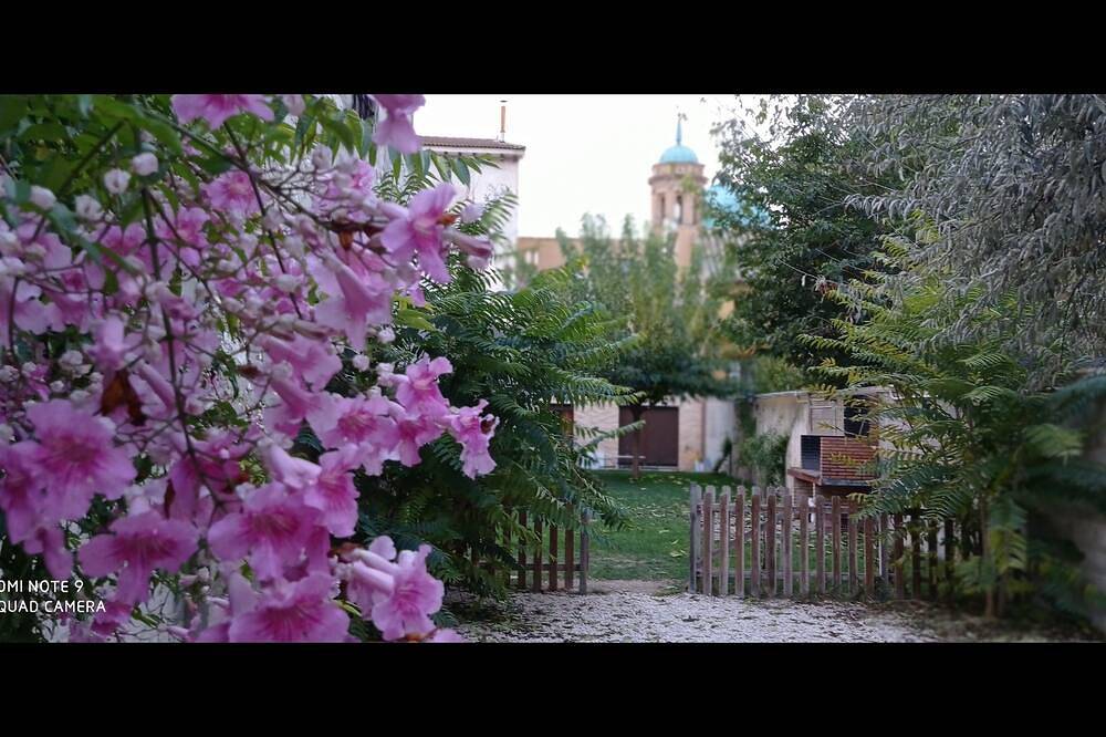 An Ideal Place To Disconnect And Enjoy With Your Family And Friends! in Villafranca de Ebro, Saragossa Province