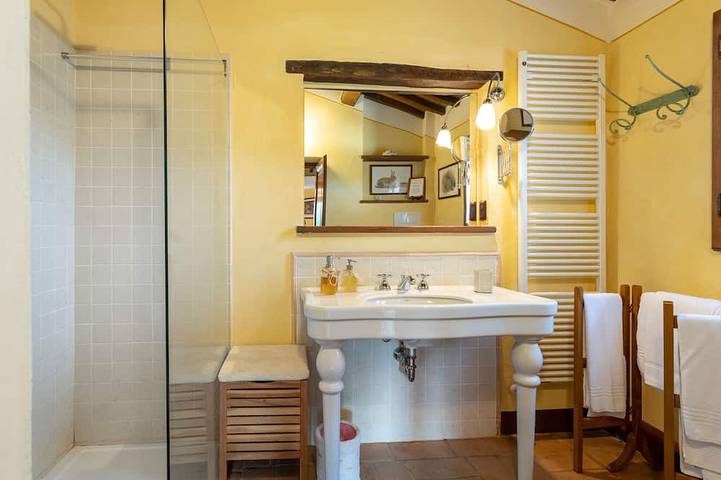 Leccino splendido cottage con piscina, Jacuzzi, orto bio e lezioni di cucina in Paciano, Perugia e dintorni