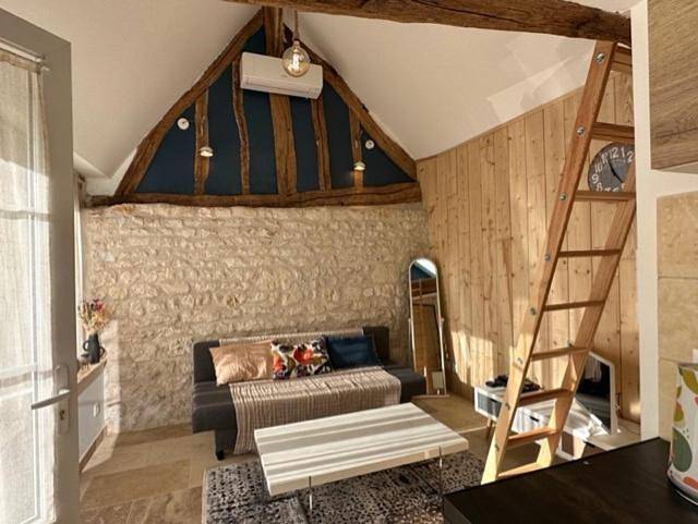 Location de vacances pour 2 personnes, avec terrasse à Bois-Jérôme-Saint-Ouen