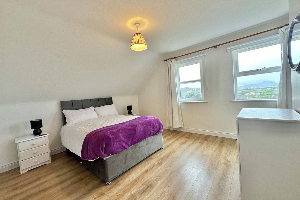 Spacious & Stylish 5-Bedroom Home with Stunning Views in Malin Head: Drim in Inishowen, County Donegal