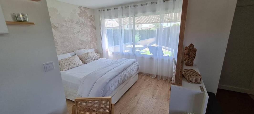 Gîte pour 2 personnes, avec jardin à Tossiat - 4