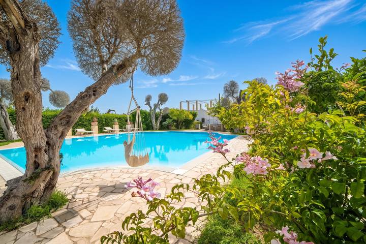 Chalet para 17 personas, con piscina para niños además de piscina y balcón - 1