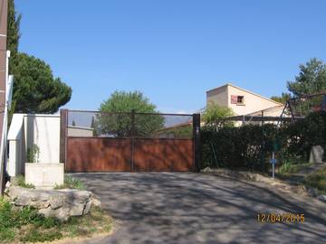Gîte pour 3 personnes, avec terrasse ainsi que piscine et jardin à Maubec