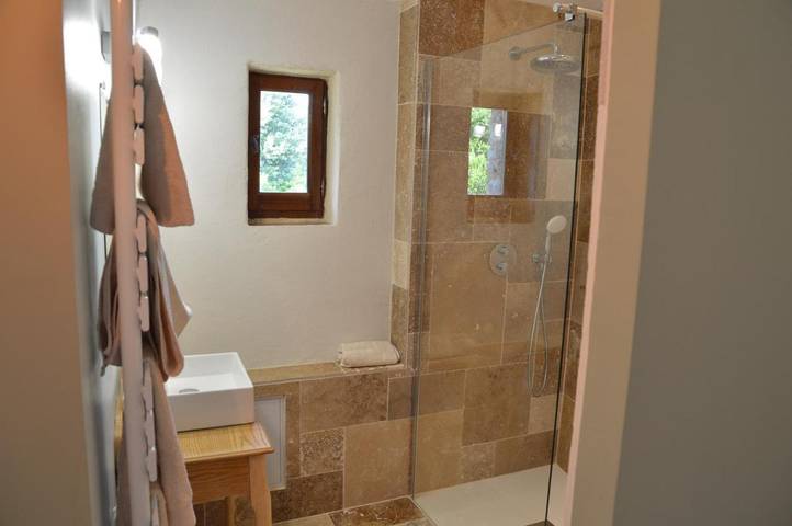 Location de vacances pour 2 personnes, avec jardin ainsi que piscine et vue dans La Bambouseraie en Cévennes - 2