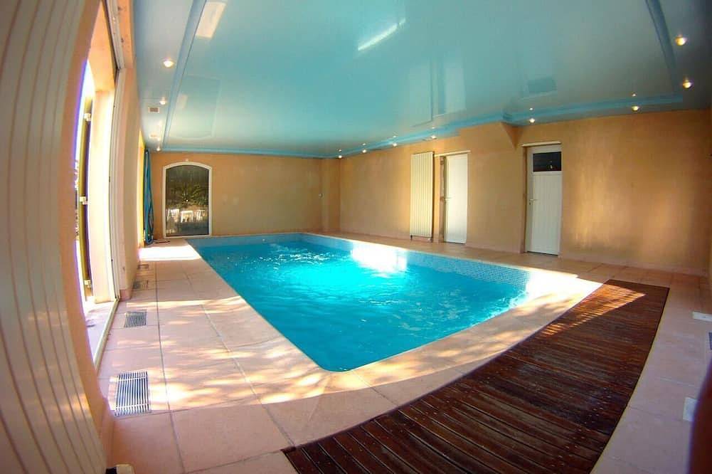 Villa Santa Fé, clim, piscine chauffée, paradis pour enfants, Wifi, vue in Le Castellet, Côte méditerranéenne (France)