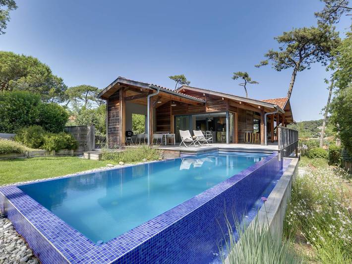 Location de vacances pour 8 personnes, avec jardin ainsi que jacuzzi et balcon dans Plage Naturistes - 4