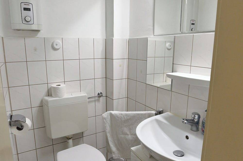 Ganze Wohnung, City-Wohnung 12a - Direkt an der Fußgängerzone und dem Schlosspark Brühl liegend in Phantasialand, Brühl