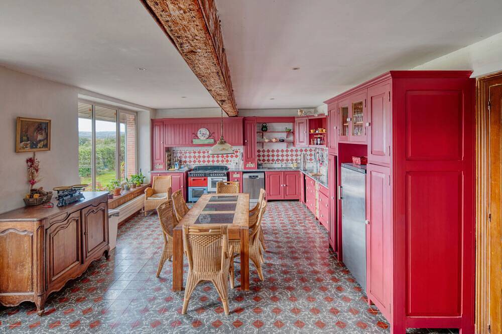 Holiday Home 'Château' with Mountain View, Balcony and Wi-Fi in Souilhanels, Carcassonne region