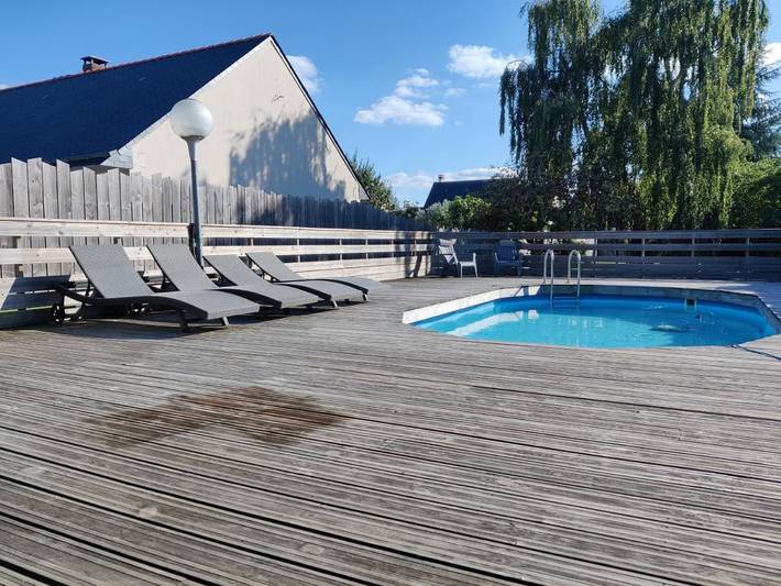 Location de vacances pour 16 personnes, avec vue ainsi que jardin et piscine, animaux acceptés à Trélazé