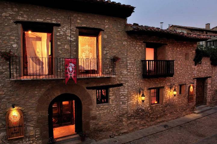 Casa rural para 2 personas, con Balcón además de Terraza y Jacuzzi en Matarraña - 2