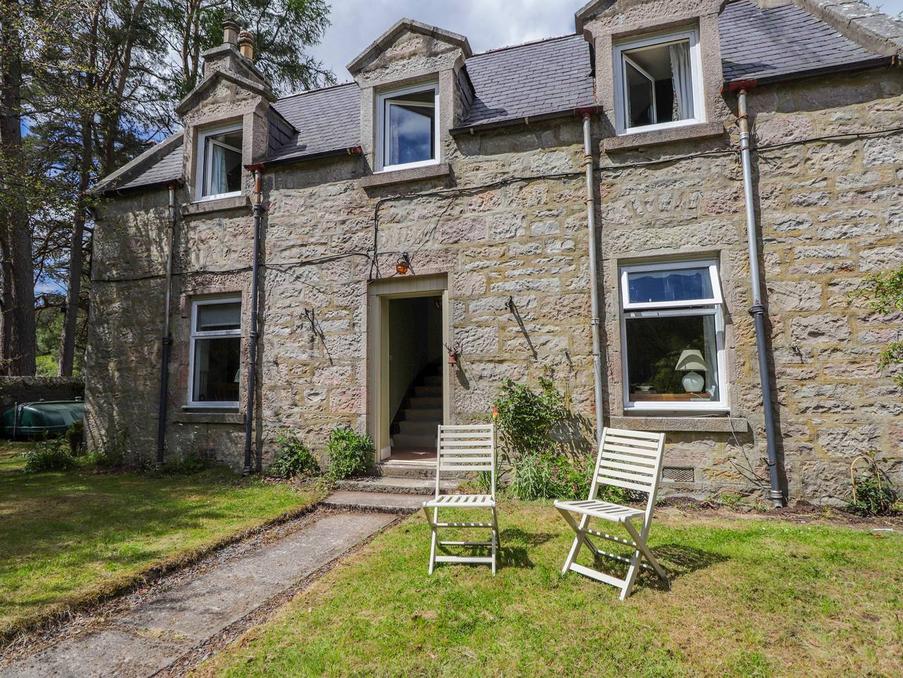 Gairnshiel School House in Ballater, Cairngorms National Park