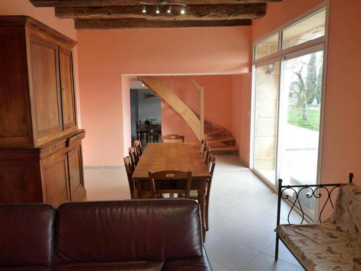 Location de vacances pour 6 personnes, avec piscine ainsi que terrasse et jardin, animaux acceptés à Vergt - 4