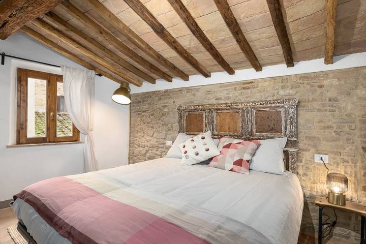 Appartamento intero, Appartamento 'Domus Vestae' con Wi-Fi e aria condizionata in San Gimignano, Siena e dintorni