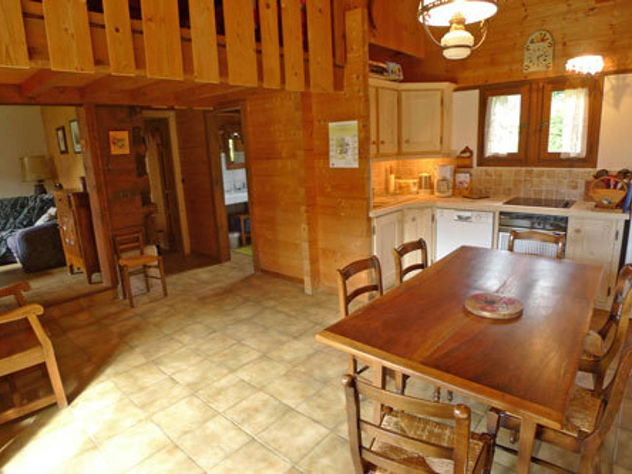 Chalet familiar para 8-10 personas con terraza y parking en zona tranquila in Samoëns, Region Bonneville