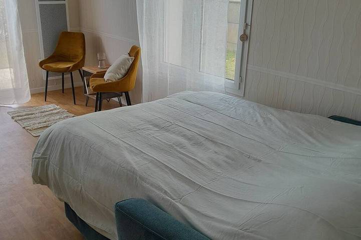 Entire apartment, Studio en Front de mer Avec Jardin et Parking. Animal de Compagnie Accepté in Ouistreham, Caen region