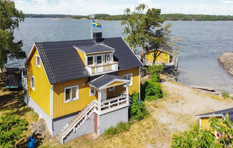 Ferienhaus für 12 Personen, mit Terrasse und Garten in Mittelschweden
