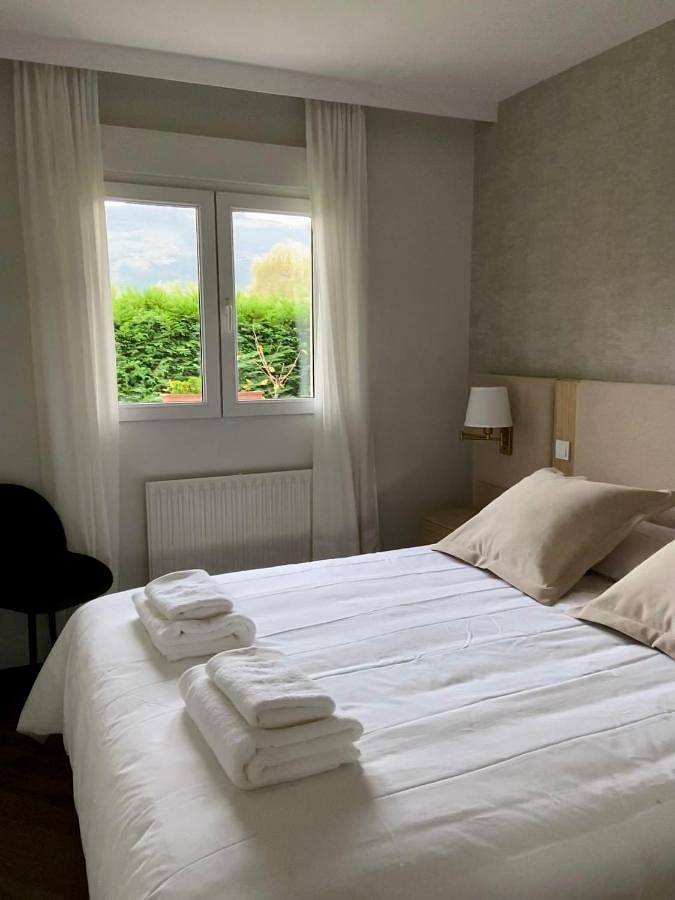 Ferienwohnung für 4 Personen, mit Terrasse und Garten sowie Ausblick in Castañeda