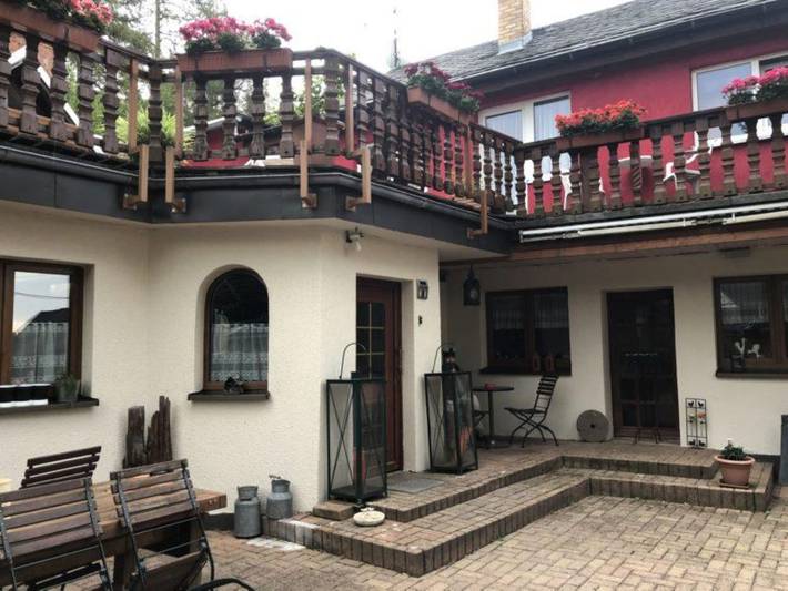 Ferienwohnung für 2 Personen, mit Terrasse in Saalfeld/Saale