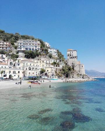 Gîte pour 4 personnes, avec vue ainsi que sauna et terrasse, animaux acceptés à Cetara