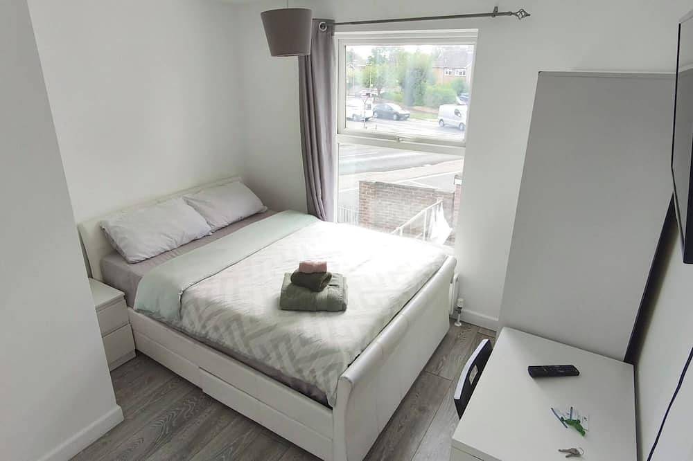 Petite chambre double avec salle de bains privative et parking gratuit à Chelmsford in Chelmsford, Essex