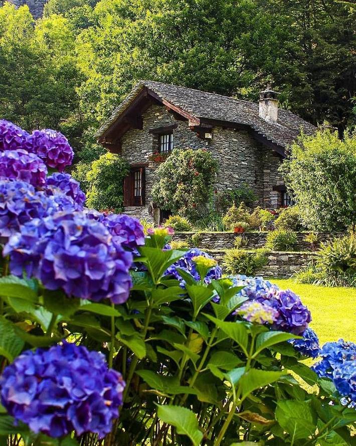 Gîte pour 6 personnes, avec jardin et vue, animaux acceptés dans Alpe Devero