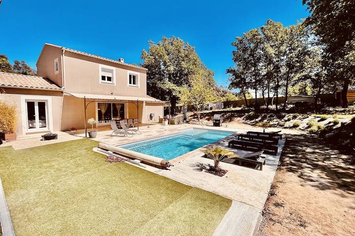 Location de vacances pour 10 personnes, avec jardin à Mirabeau