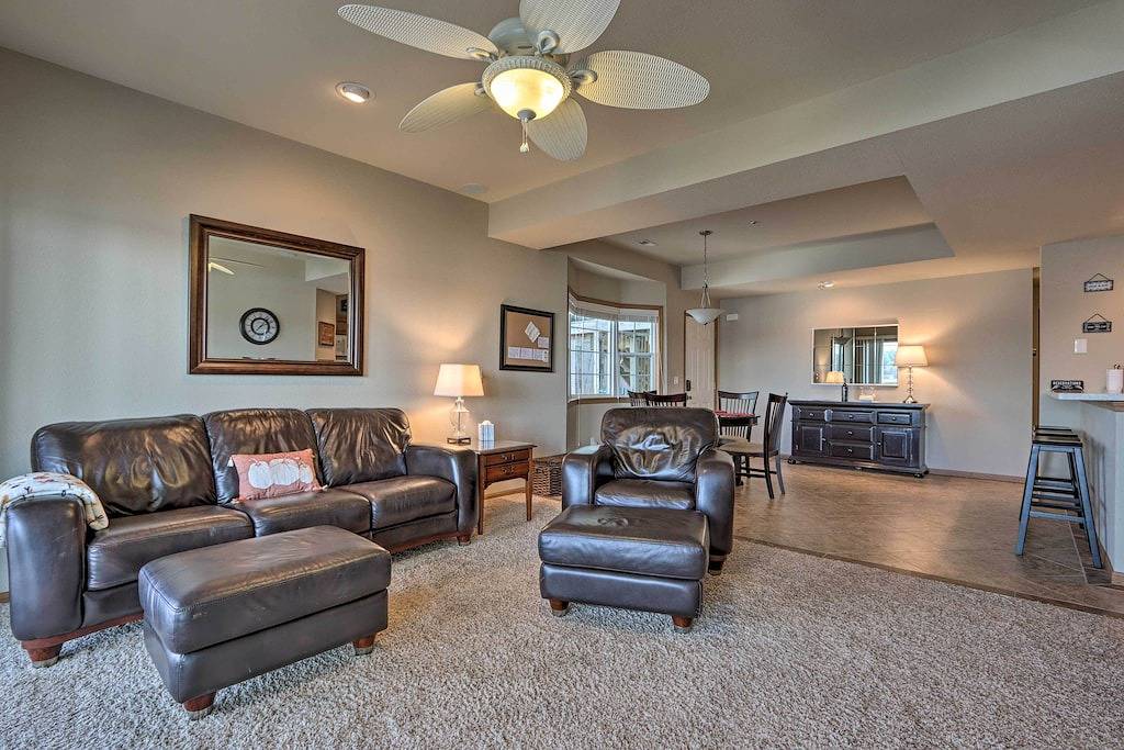 Ganze Wohnung, Lake-View Pool + Boat Slip! Ozarks Condo in Lake Ozark, Lake of the Ozarks