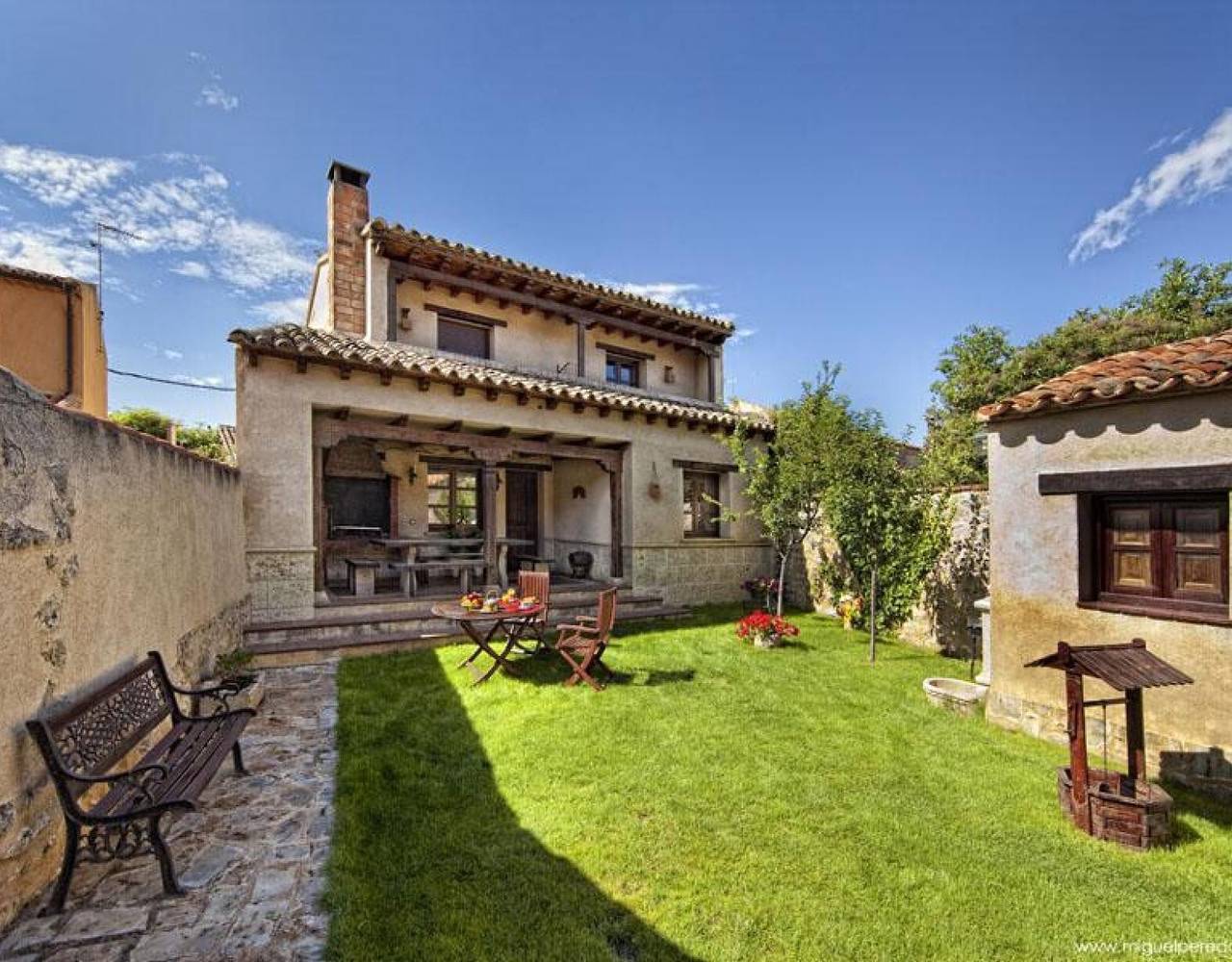 Casa rural 'De Urueña Casa De Ilustres' con terraza , jardín privado y balcón in Urueña, Provincia de Valladolid
