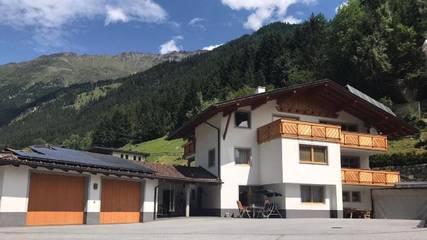 Ferienwohnung für 4 Personen, mit Terrasse im Pitztal