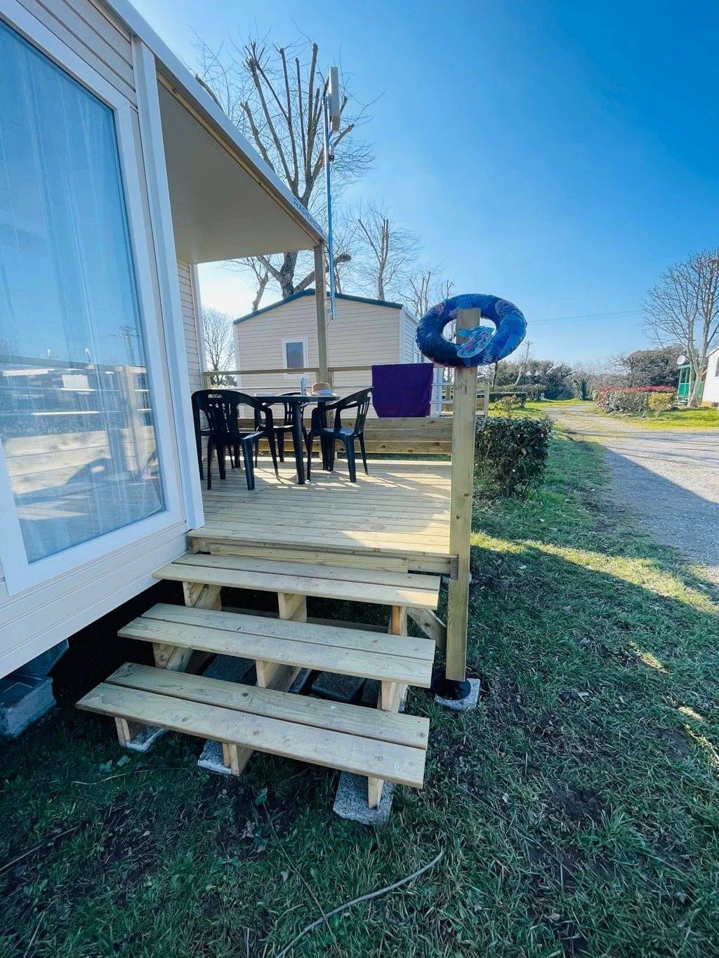 Zecamping 3 étoiles pataugeoire piscine dog friendly mobil-home Tv in Guérande, Côte d'Amour