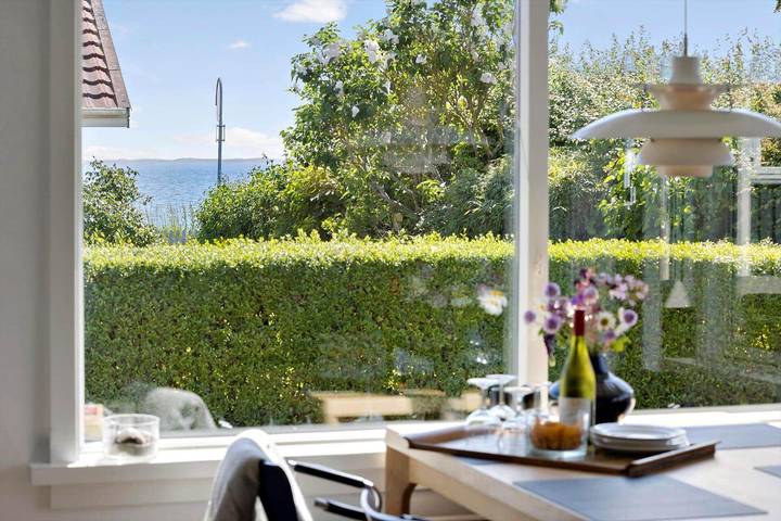 Ferieudlejning for 4 personer, med Terrasse og Have i Ajstrup Strand