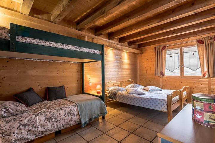 Gîte pour 10 personnes, avec Balcon et Terrasse ainsi que Jardin et Sauna à Villaroger - 3