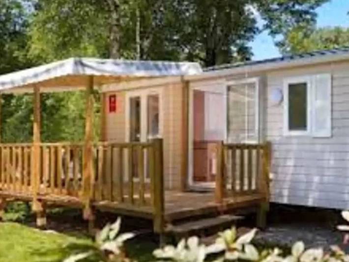 Mobil home pour 8 personnes, avec terrasse et piscine, animaux acceptés à Visan