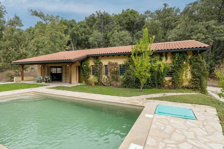 Casa rural para 8 personas, con Jardín en Piedralaves