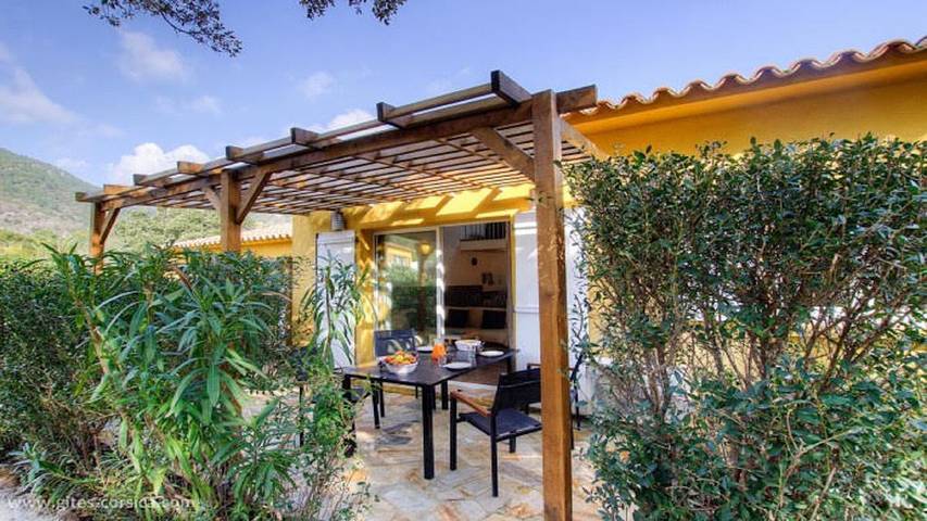 Gîte pour 5 personnes, avec terrasse ainsi que piscine et jardin, animaux acceptés en Corse - 4