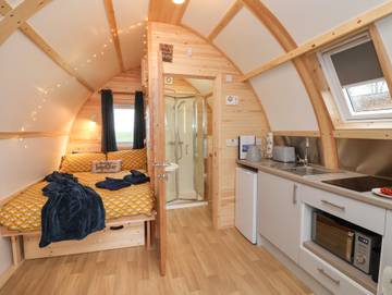 Hut for 4 People in East Riding of Yorkshire, Yorkshire, Photo 3