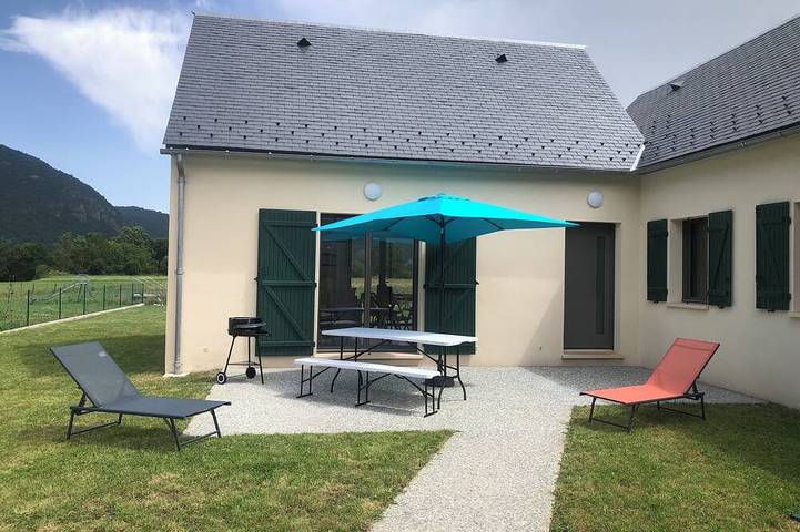 Location de vacances pour 10 personnes, avec jardin et terrasse à Bazus-Aure