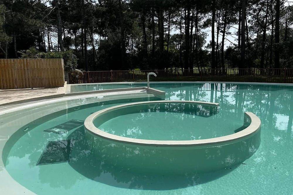 Ganze Wohnung, -Schlafzimmer-Wohnung mit Balkon in einer Ferienanlage mit Pool in Lacanau, Regionaler Naturpark Médoc