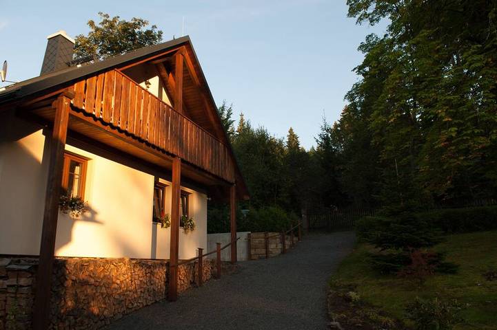 Gemütliche Ferienwohnung mit Balkon in Altenberg, Osterzgebirge