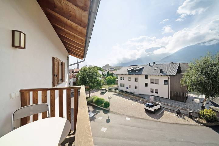 Ganze Wohnung, Ferienwohnung "Wielander A Ost" mit Bergblick, Gemeinschaftsgarten und Wlan in Latsch, Nationalpark Stilfser Joch