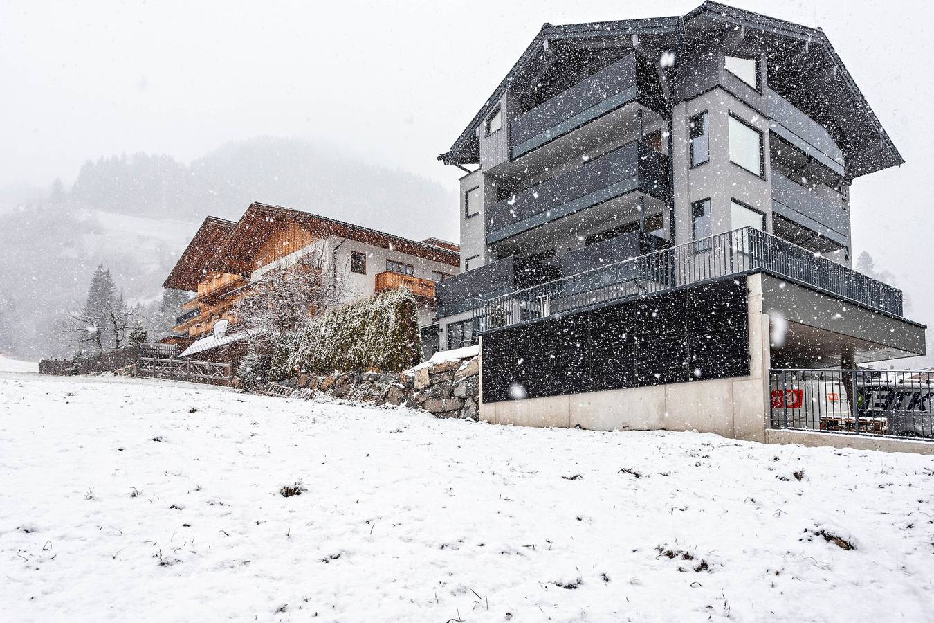 Ganze Wohnung, Ferienwohnung "Grauzone Grossarl App. Nr. 6 View" mit Bergblick, privater Terrasse und Wi-Fi in Großarl, Ski Amadé